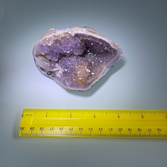 Amethyst Cluster. 356 Gr, 12.54 Oz, 0.783 Lb - Picture 2 of 7